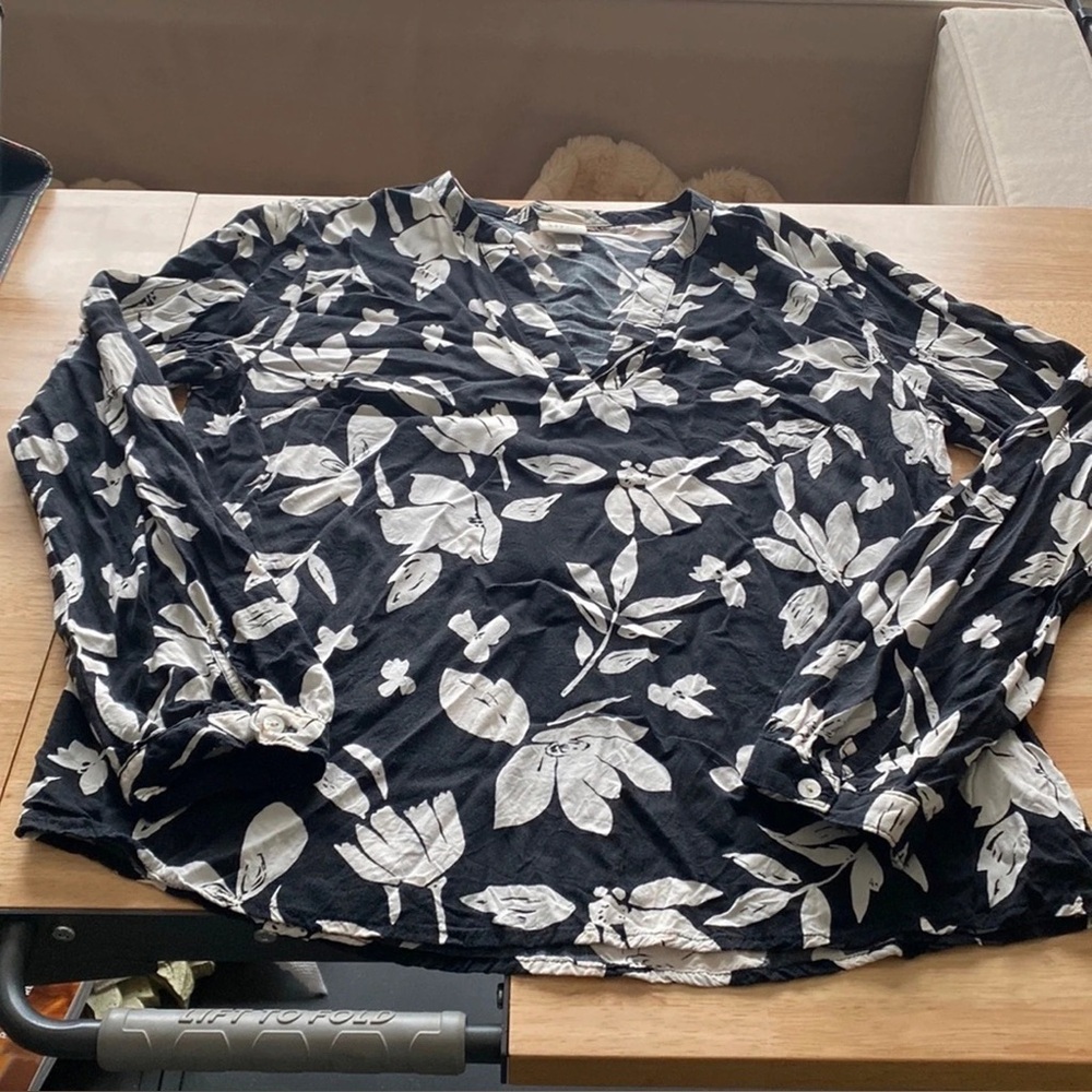 A New Day Monochrome Floral Top